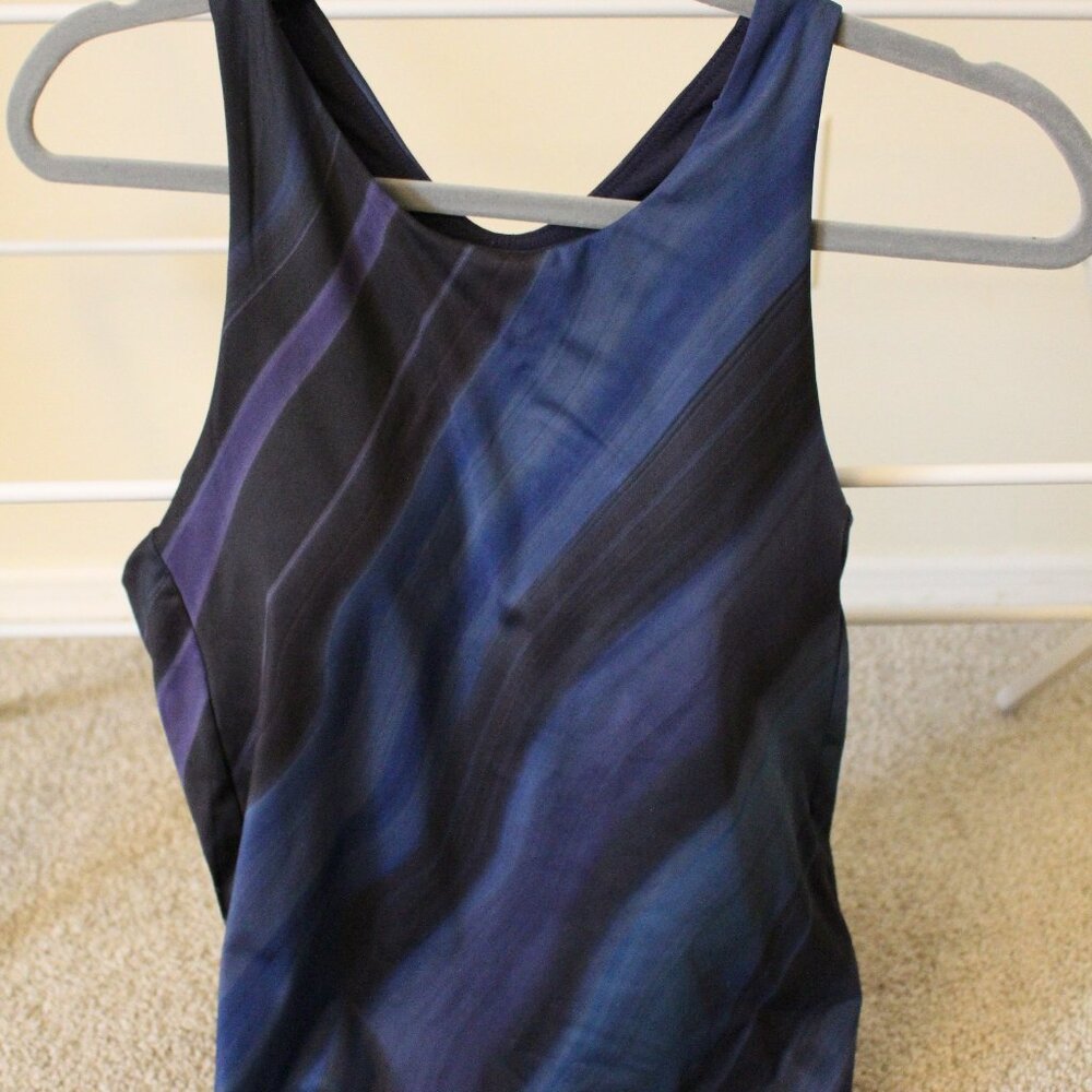 Athleta Lightening Support top